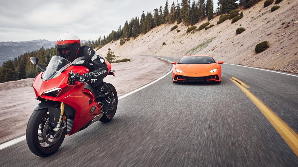Si&ecirc;u m&ocirc; t&ocirc; đến từ &Yacute; Ducati sẽ sống chung nh&agrave; c&ugrave;ng với si&ecirc;u xe Lamborghini ở Việt Nam