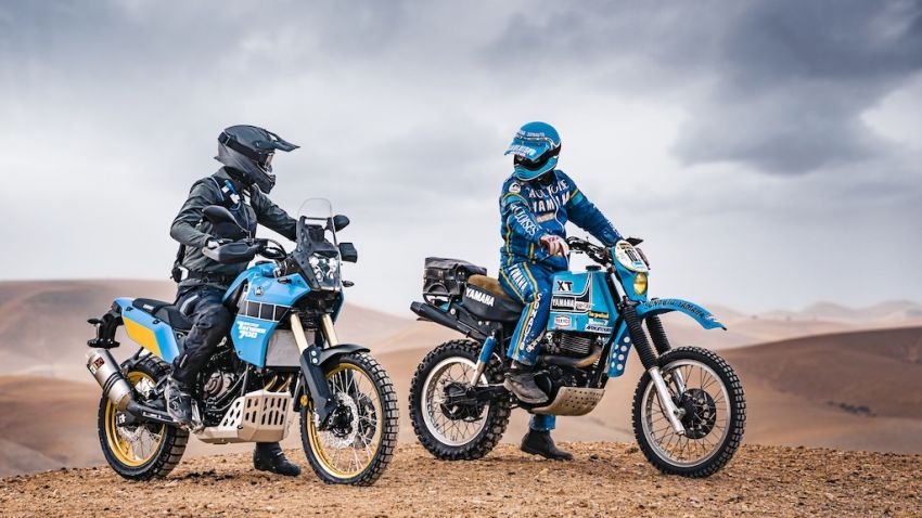 Yamaha Tenere 700 Rally 2020 bên cạnh chiếc Yamaha XT600 Tenere