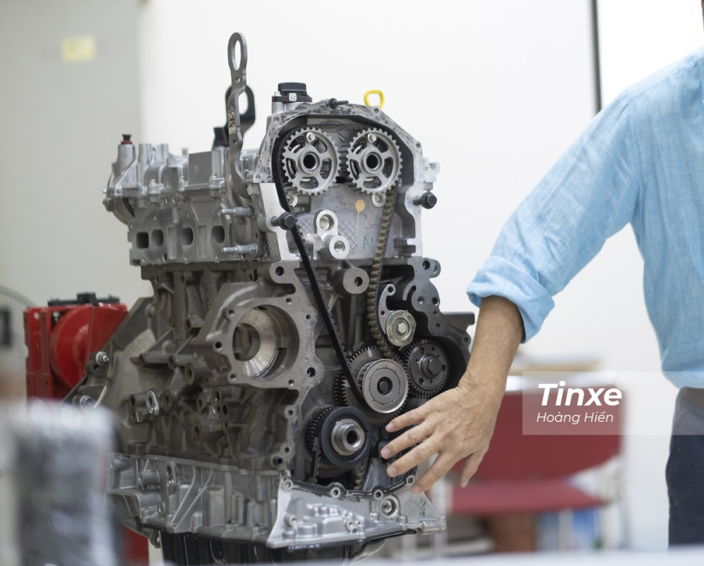 Các xe trang bị động cơ Bi-Turbo 2.0L của Ford trong thời gian qua gặp phải hiện tượng chảy dầu tại cổ hút tăng áp và bưởng dầu mặt cam