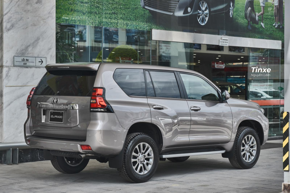 K&iacute;ch thước tổng thể của Toyota Land Cruiser Prado 2020 l&agrave; 4.840 x 1.885 x 1.845 mm (D x R x C)