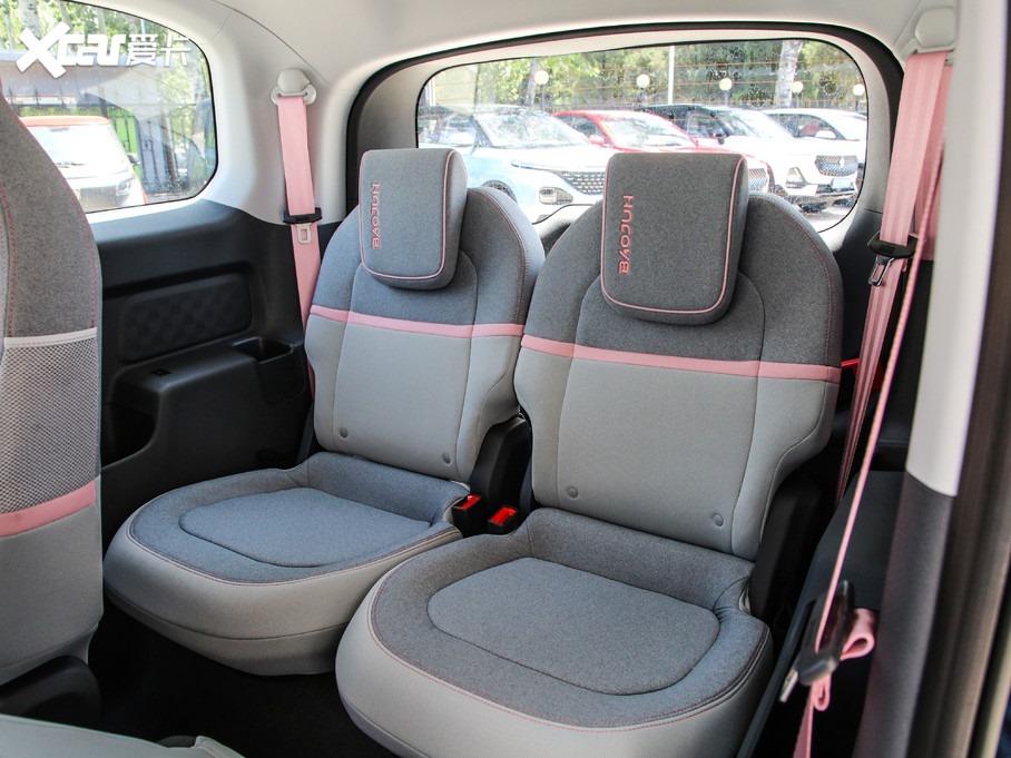 Hàng ghế sau của Baojun E300 Hàng ghế sau của Baojun E300