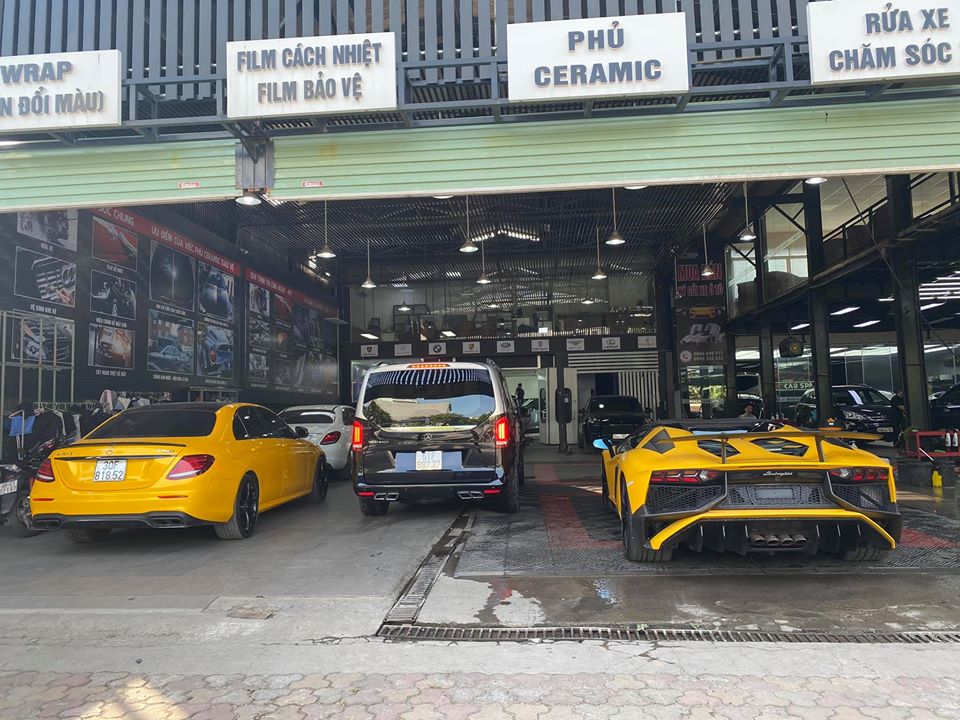 Lamborghini Aventador SV Roadster vàng nhám siêu hiếm của đại gia Việt bất ngờ tái xuất Lamborghini Aventador SV Roadster vàng nhám siêu hiếm của đại gia Việt bất ngờ tái xuất