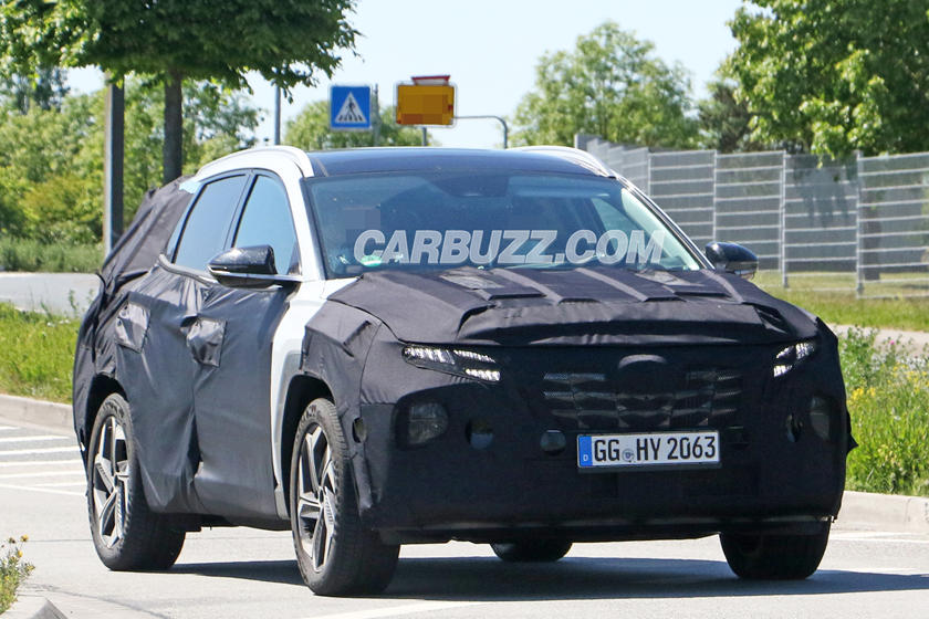 Hyundai Tucson 2021 chạy tr&ecirc;n đường thử