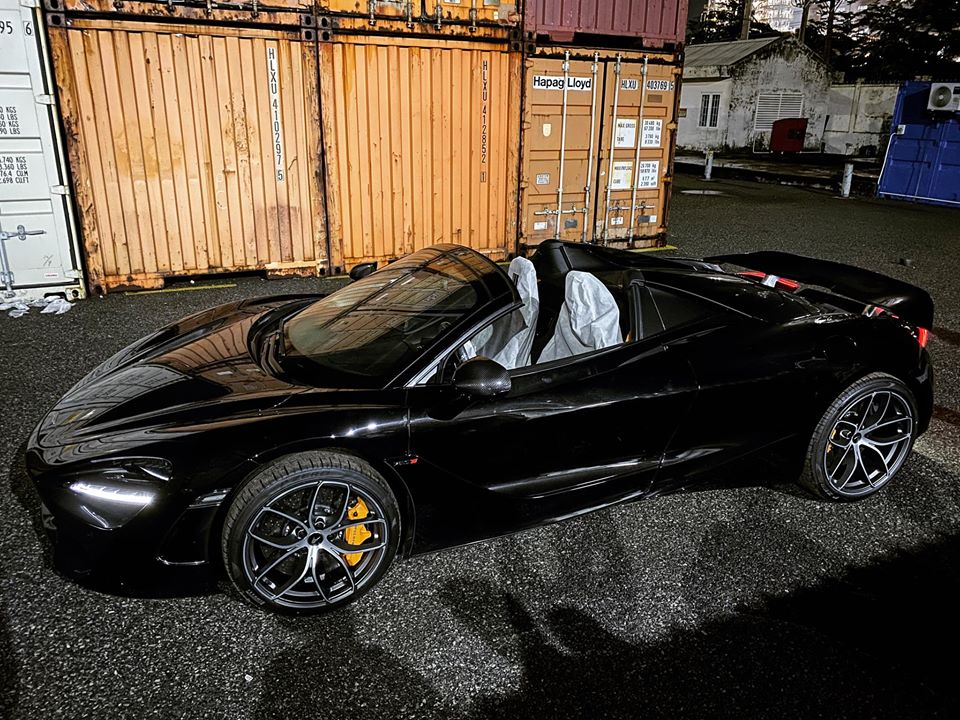 Vẻ đẹp của McLaren 720S Spider mới về Việt Nam Vẻ đẹp của McLaren 720S Spider mới về Việt Nam