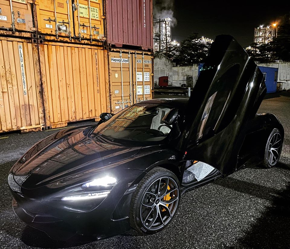 McLaren 720S Spider thứ 5 về Việt Nam với ngoại thất màu đen McLaren 720S Spider thứ 5 về Việt Nam với ngoại thất màu đen
