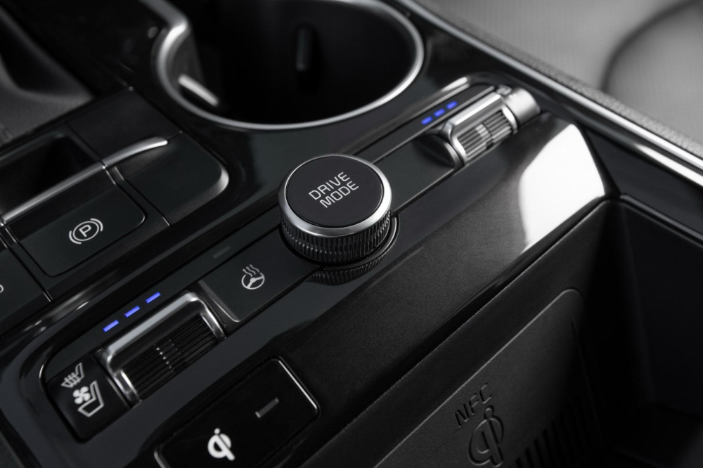 Nếu như Kia K5 GT 2021 c&oacute; chế độ l&aacute;i Sport+ d&agrave;nh ri&ecirc;ng cho phi&ecirc;n bản n&agrave;y th&igrave; K5 AWD lại c&oacute; th&ecirc;m chế độ Snow để d&ugrave;ng v&agrave;o m&ugrave;a đ&ocirc;ng