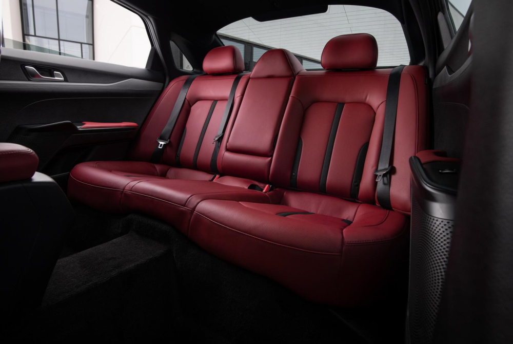 H&agrave;ng ghế sau của Kia K5 2021