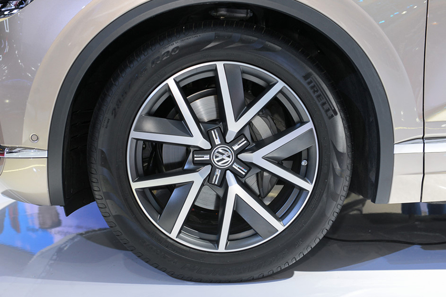 Giá xe Volkswagen Touareg