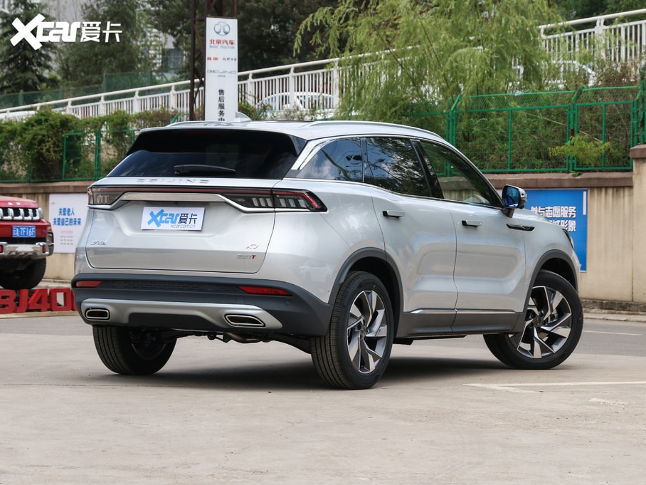 Phía sau của BEIJING X7