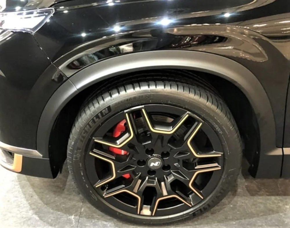 Bộ vành 21 inch phối 2 màu của Hyundai Santa Fe N Performance Kit Bộ vành 21 inch phối 2 màu của Hyundai Santa Fe N Performance Kit