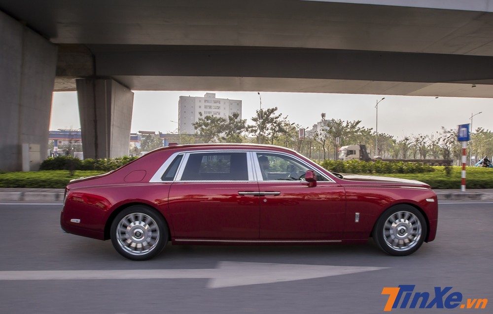 Rolls-Royce Phantom VIII chính hãng tại Việt Nam