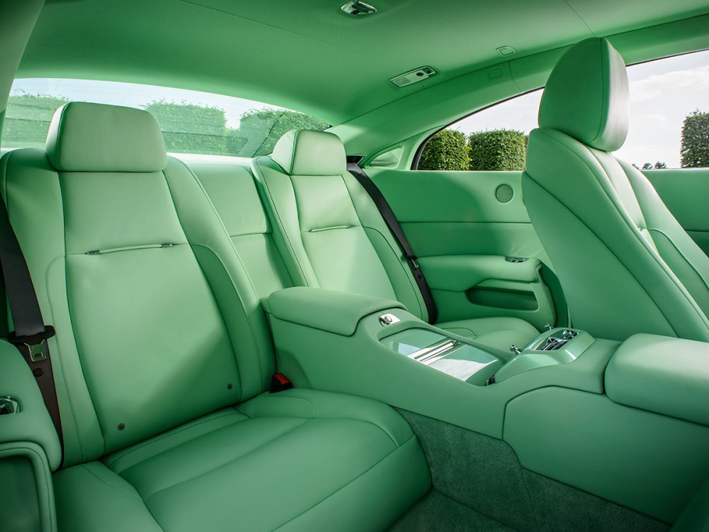 Nội thất của Rolls-Royce Wraith xanh bạc hà