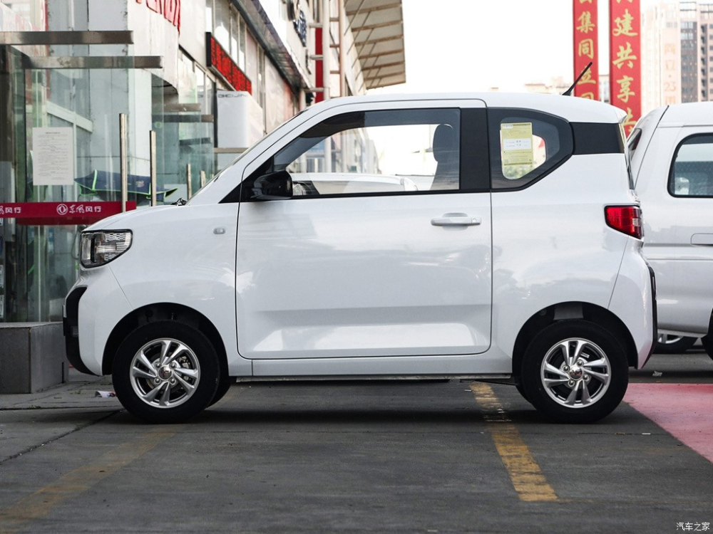 B&ecirc;n sườn&nbsp;của&nbsp;Wuling Hongguang MINI EV