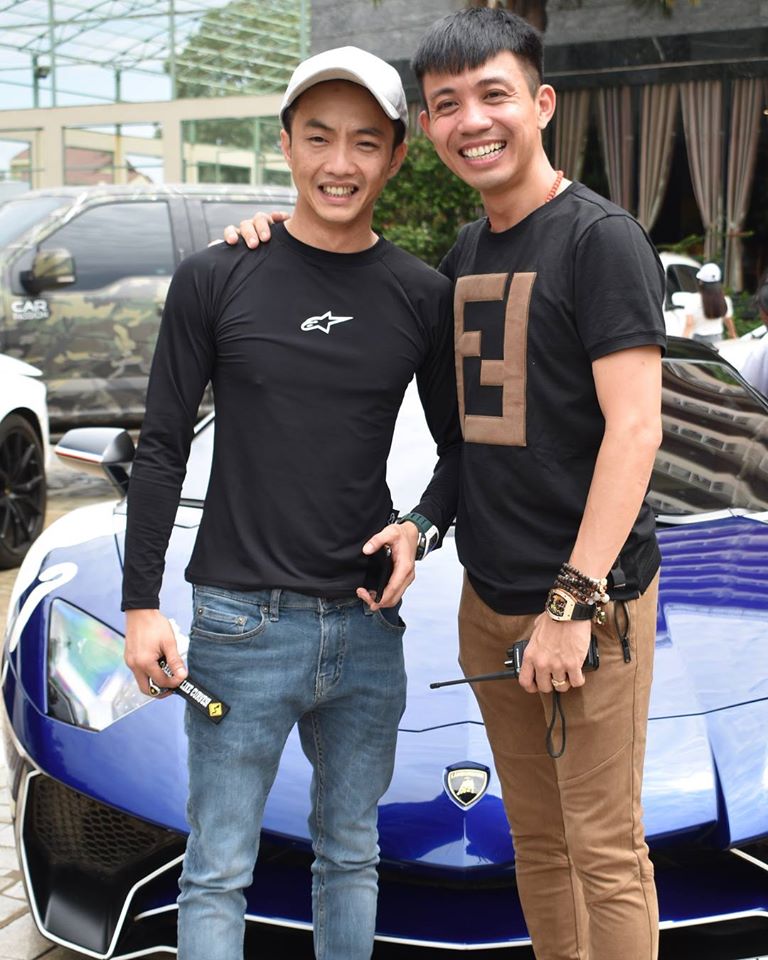 Minh Minh Nhựa và Cường Đô-la cùng chạy dòng siêu xe Lamborghini Aventador khi tham dự hành trình siêu xe ngắn lên Tây Nguyên
