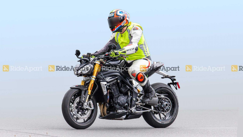 Triumph Speed Triple 1160 đang chạy thử nghiệm
