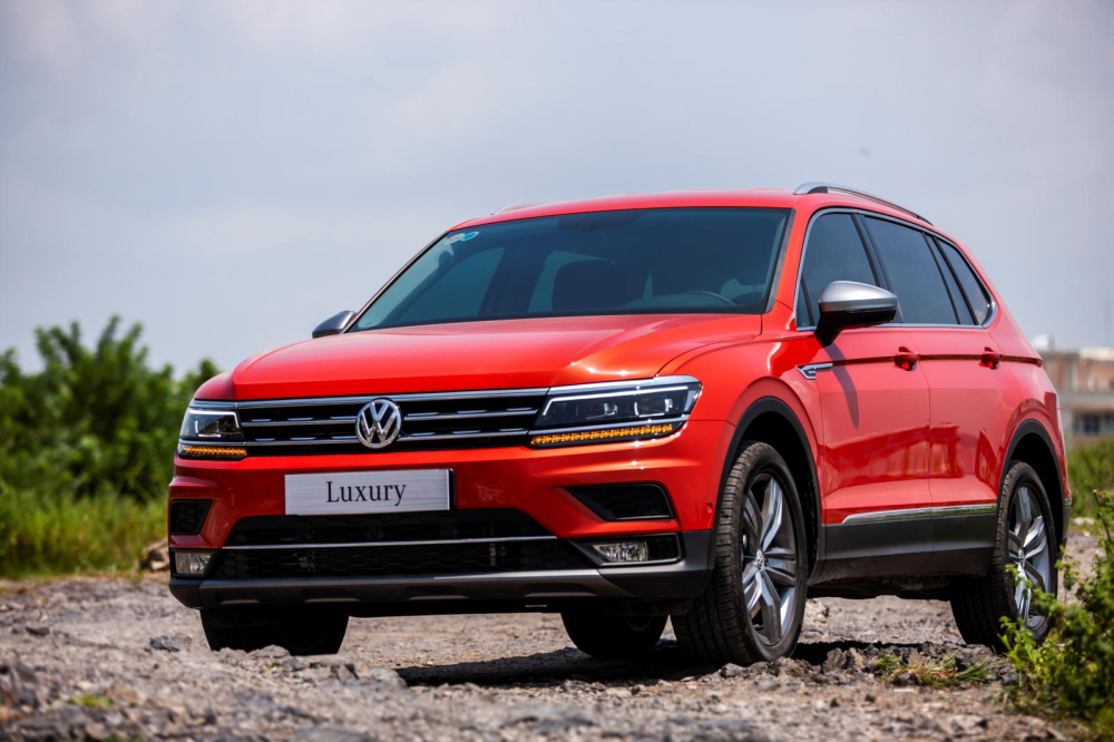 Ưu đ&atilde;i hỗ trợ 50% lệ ph&iacute; trước bạ sẽ phần n&agrave;o gi&uacute;p Volkswagen Tiguan Allspace c&oacute; th&ecirc;m khả năng cạnh tranh c&ugrave;ng c&aacute;c sản phẩm nội địa