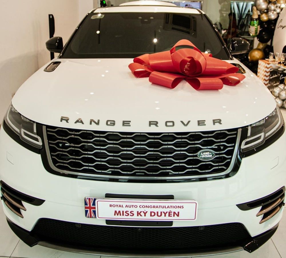 Range Rover Velar của Hoa hậu Kỳ Duyên tậu thuộc phiên bản R-Dynamic SE Range Rover Velar của Hoa hậu Kỳ Duyên tậu thuộc phiên bản R-Dynamic SE