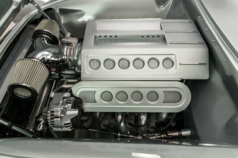 Khối động cơ của xe l&agrave;&nbsp;GM LSX 454 V8 dung t&iacute;ch 7.4 l&iacute;t sản sinh 627 m&atilde; lực