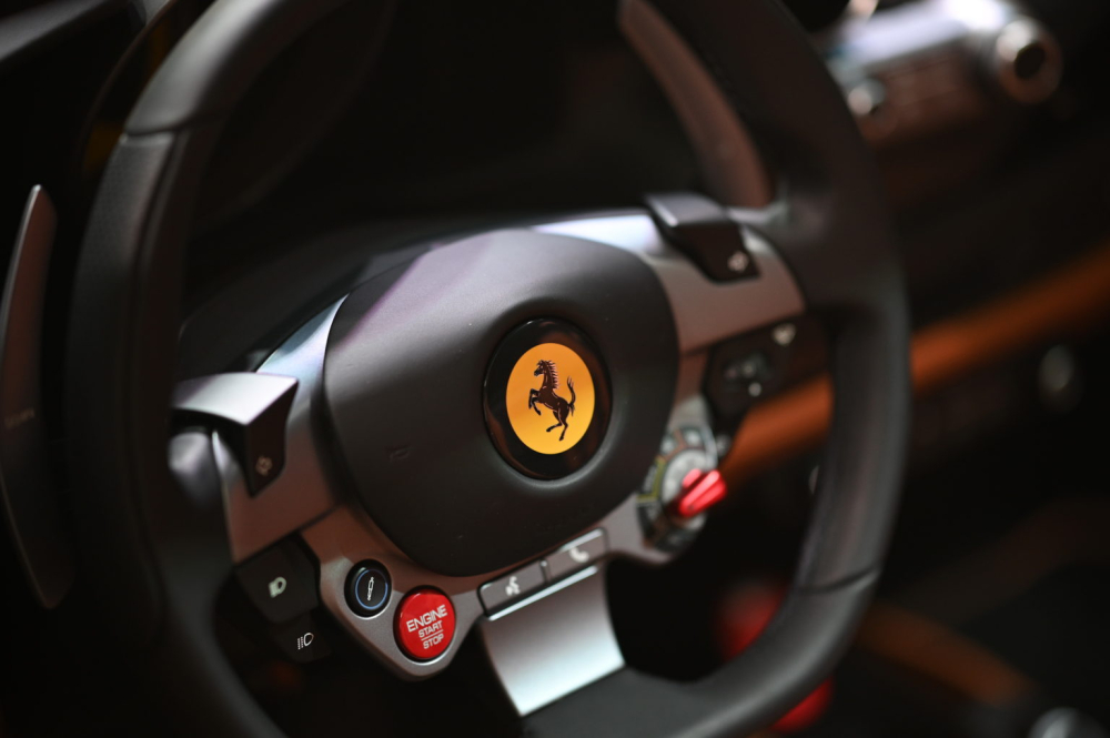 Ferrari F8 Spider hiện l&agrave; chiếc si&ecirc;u xe Ferrari mui trần c&oacute; động cơ V8 mạnh nhất ở Th&aacute;i Lan