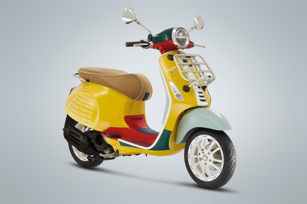 Vespa Primavera Sean Wotherspoon chính thức được bán ra tại Việt Nam với số lượng giới hạn 50 chiếc. Vespa Primavera Sean Wotherspoon chính thức được bán ra tại Việt Nam với số lượng giới hạn 50 chiếc.