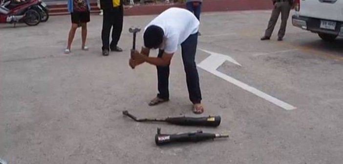 Chủ xe sẽ phải mang theo lon p&ocirc; nguy&ecirc;n bản của xe v&agrave; đập p&ocirc; độ mới được mang xe về