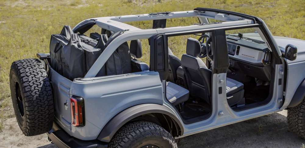 Ford Bronco 2021 khi bị th&aacute;o hết cửa v&agrave; n&oacute;c sẽ như thế n&agrave;y