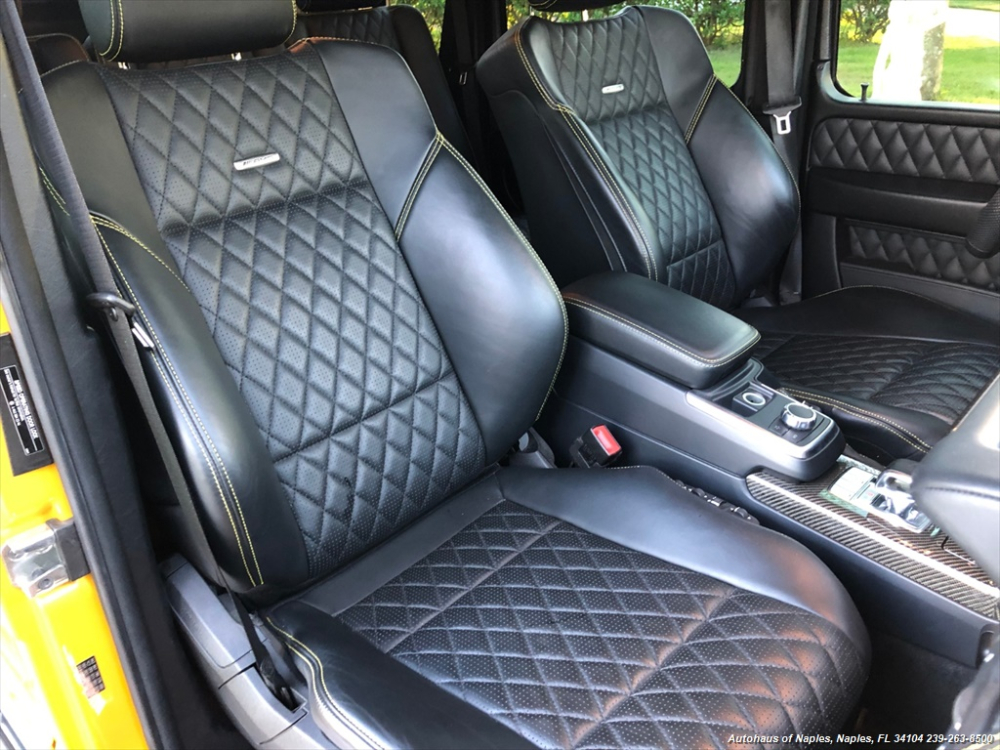 Cận ghế ngồi trên Cận ghế ngồi trên quái vật 6 chân Mercedes-Benz G63 AMG 6x6 độc nhất Việt Nam.