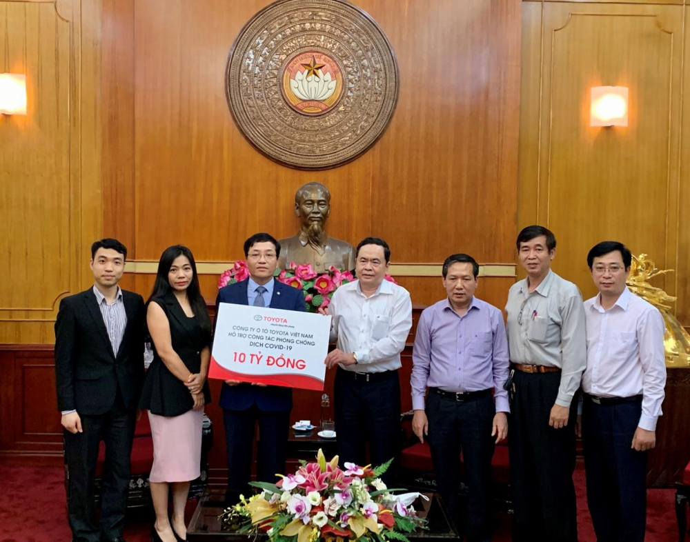 Trong những th&aacute;ng Ch&iacute;nh phủ k&ecirc;u gọi chung tay chống dịch Covid-19, TMV cũng c&oacute; nhiều đ&oacute;ng g&oacute;p tới tỉnh Vĩnh Ph&uacute;c v&agrave; Ủy ban Mặt trận Tổ quốc Việt Nam