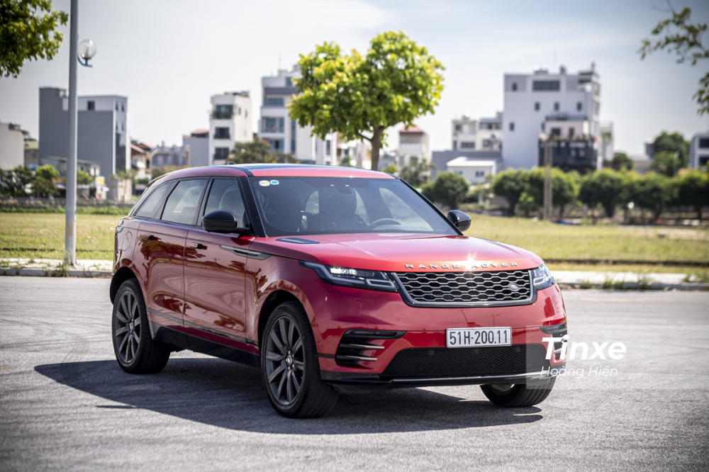 Có thể nói, Range Rover Velar sẽ là một lựa chọn sáng dành cho những khách hàng thường xuyên di chuyển đường dài và vượt qua những cung đường xấu nhờ vào thiết kế SUV đa dụng cùng hàng loạt các tính năng hỗ trợ offroad hiện đại. Bên cạnh đó, những trang bị tiện nghi giải trí cũng sẽ không làm khách Có thể nói, Range Rover Velar sẽ là một lựa chọn sáng dành cho những khách hàng thường xuyên di chuyển đường dài và vượt qua những cung đường xấu nhờ vào thiết kế SUV đa dụng cùng hàng loạt các tính năng hỗ trợ offroad hiện đại. Bên cạnh đó, những trang bị tiện nghi giải trí cũng sẽ không làm khách