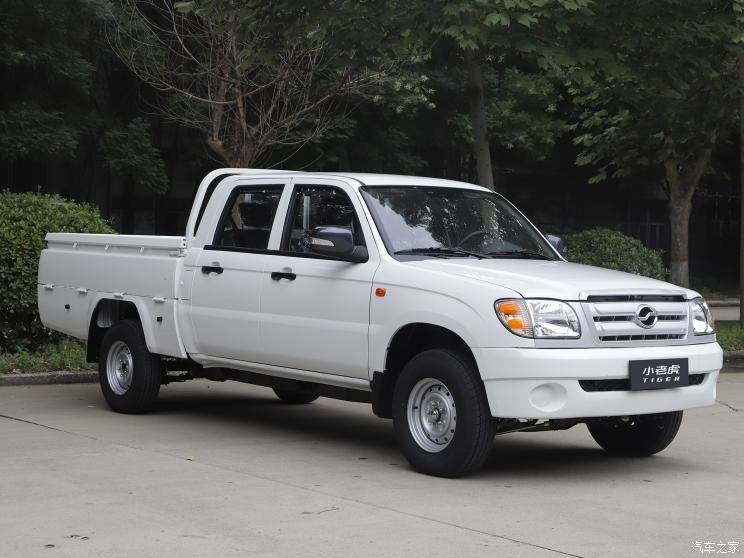 Ph&iacute;a trước của Zhongxing Grand Tiger 1.5 Turbo