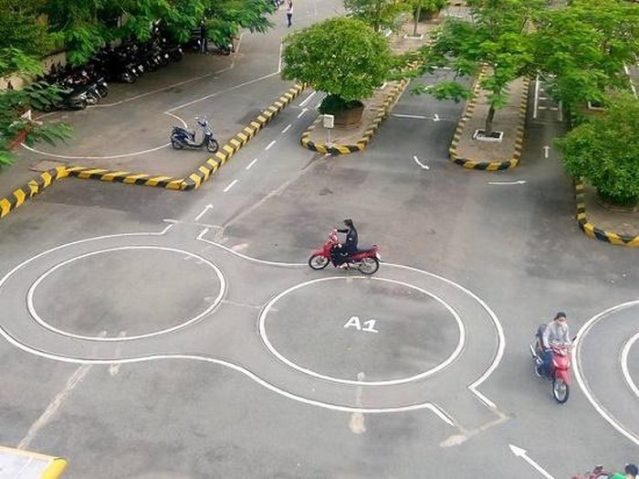 Thi bằng lái xe máy