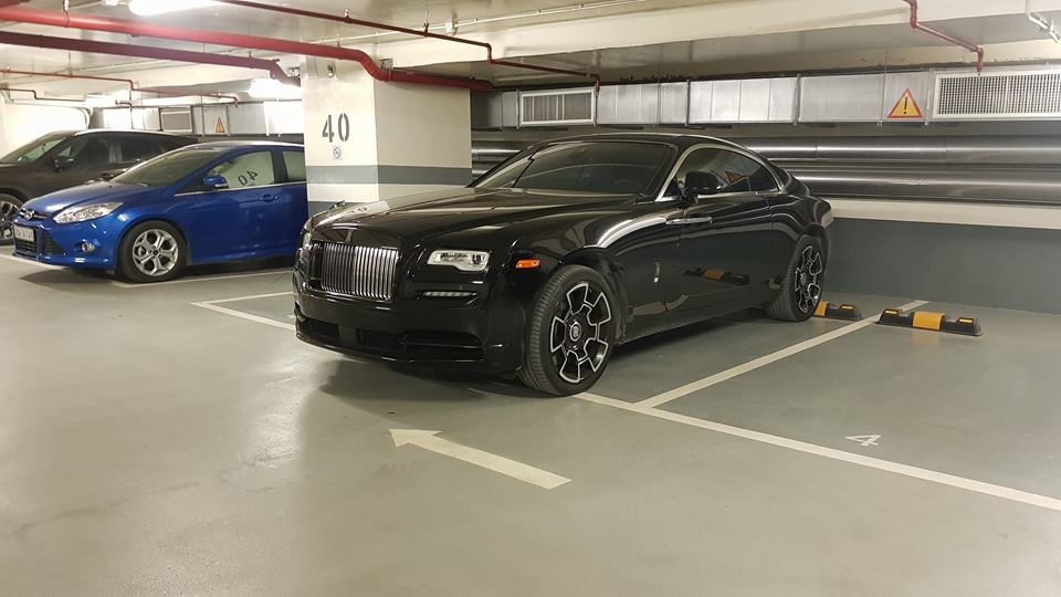 Rolls-Royce Wraith Black Badge đầu ti&ecirc;n về Việt Nam. Ảnh Hội An