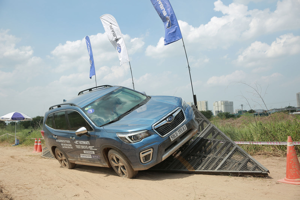 Mỗi b&agrave;i thử nghiệm đều khiến c&aacute;c l&aacute;i xe đưa Subaru Forester đến giới hạn của chiếc xe