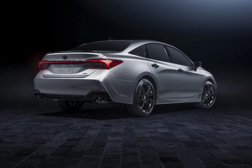 Hệ dẫn động AWD chỉ áp dụng cho các bản dùng máy xăng 2,5 lít của Toyota Avalon 2021