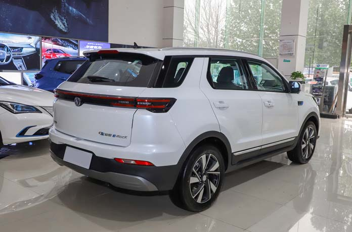 Ph&iacute;a sau của SUV điện Changan CS55 EV