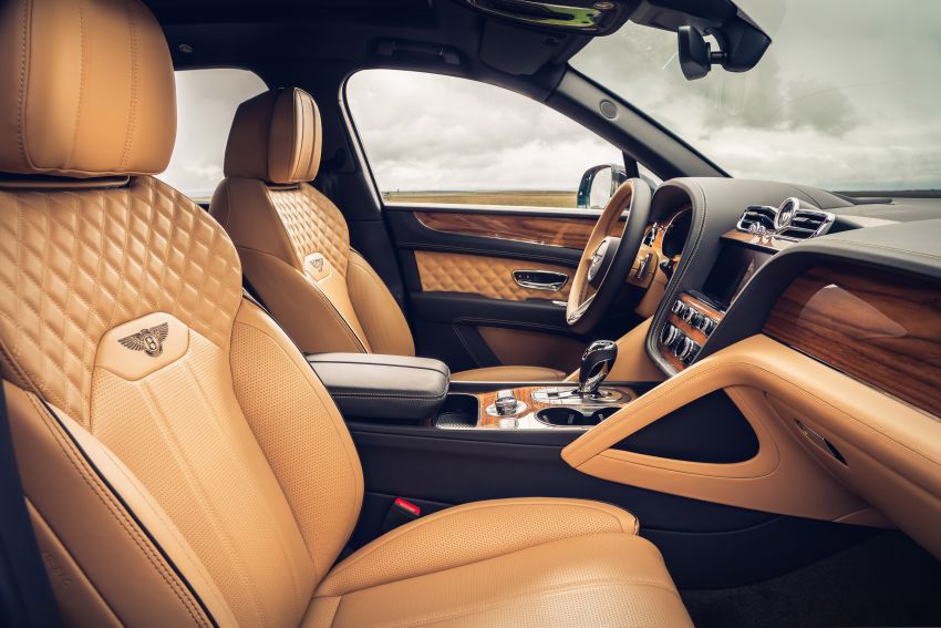 Nội thất sang trọng bên trong Bentley Bentayga 2021 bản 4 chỗ