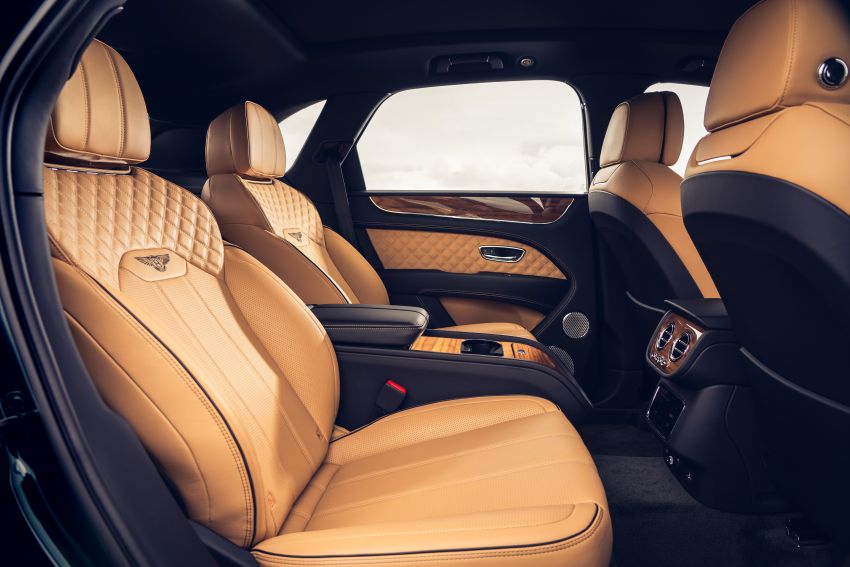 Tủ lạnh mini cho hàng ghế sau là trang bị tùy chọn của Bentley Bentayga 2021 bản 4 chỗ