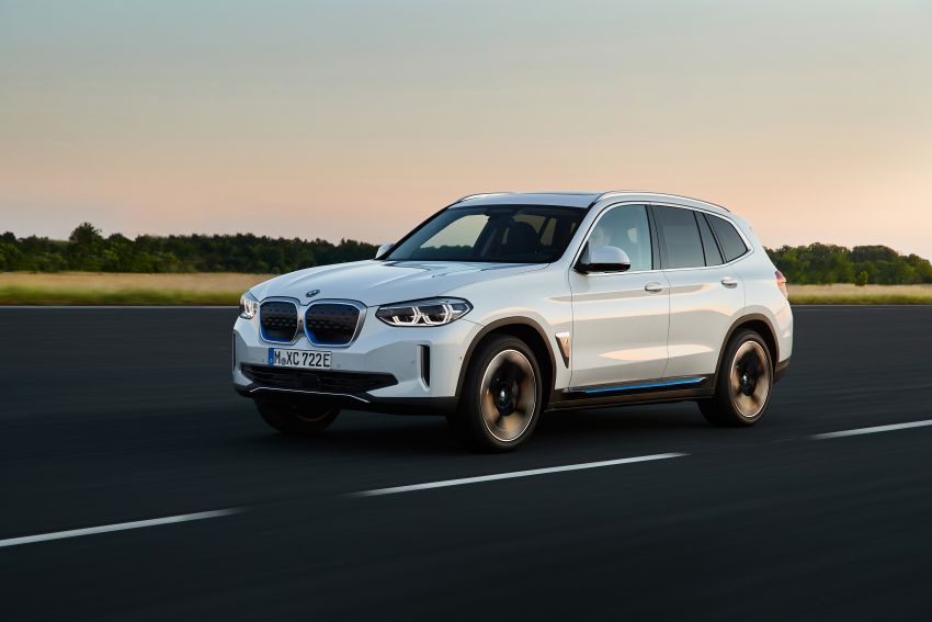 iX3 2021 l&agrave; SUV hạng sang chạy điện ho&agrave;n to&agrave;n đầu ti&ecirc;n của BMW