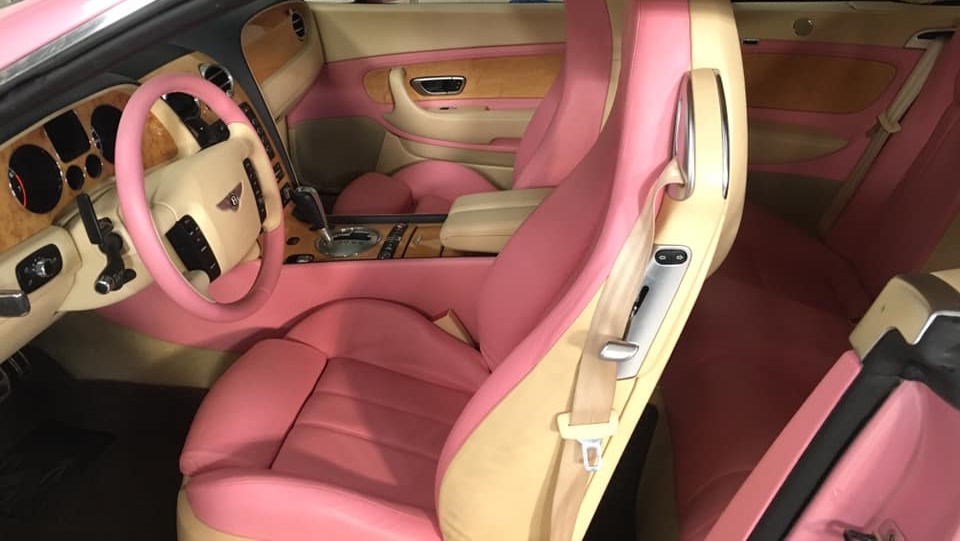 Nội thất chiếc Bentley Continental GTC đời cũ Nội thất chiếc Bentley Continental GTC đời cũ