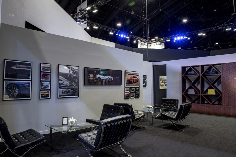 Khu vực ph&ograve;ng chờ của gian h&agrave;ng Aston Martin tại triển l&atilde;m Bangkok Motor Show 2020.