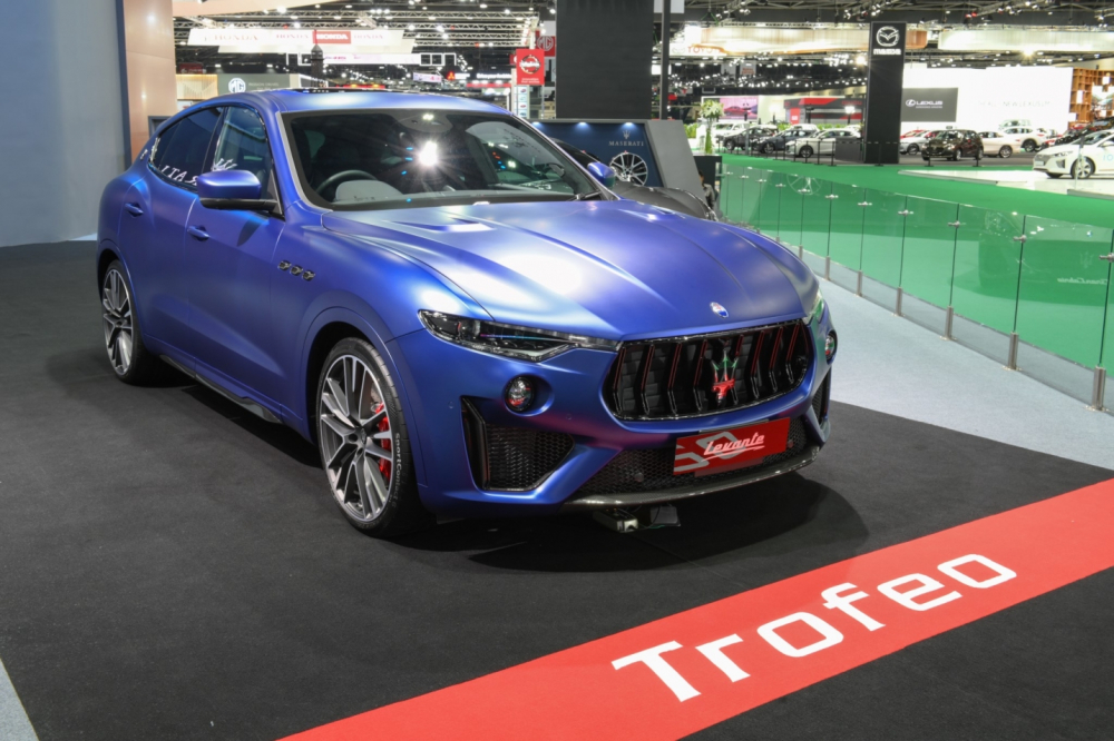 Cuối c&ugrave;ng l&agrave; chiếc SUV hạng sang Maserati Levante Trofeo Launch Edition ra mắt lần đầu ti&ecirc;n tại triển l&atilde;m Geneva 2019 v&agrave; được sản xuất giới hạn 100 chiếc. Gần đ&acirc;y, đại l&yacute; ch&iacute;nh h&atilde;ng Maserati Việt Nam cũng đ&atilde; nhập khẩu một chiếc Maserati Levante Trofeo Launch Edition
