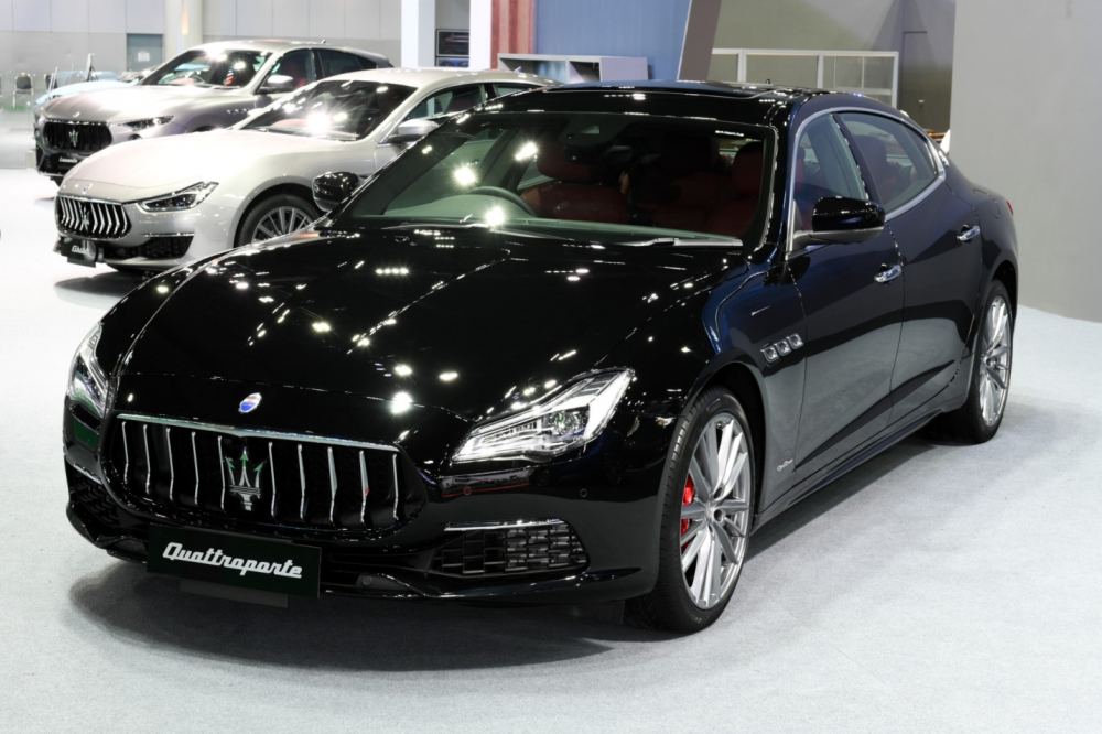 G&oacute;c ảnh n&agrave;y cho thấy h&agrave;ng hiếm Maserati Levante Vulcano Limited Edition đỗ ngo&agrave;i c&ugrave;ng, kế đến l&agrave; Maserati Ghibli v&agrave; cuối c&ugrave;ng l&agrave; Maserati Quattroporte