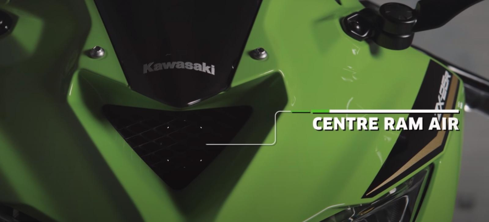 Hốc gió đầu xe Kawasaki ZX-25R