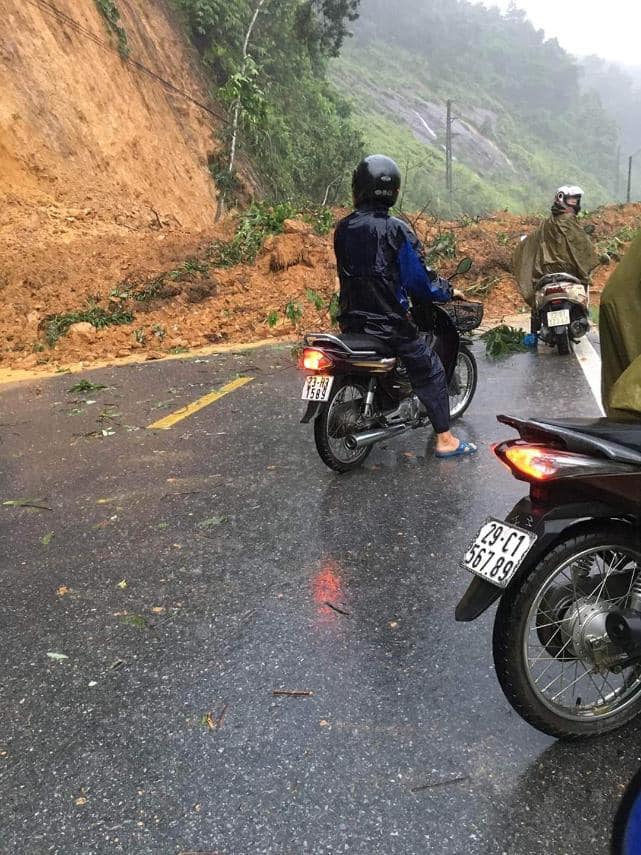 Mưa lớn gây sạt lở đất tại Hà Giang