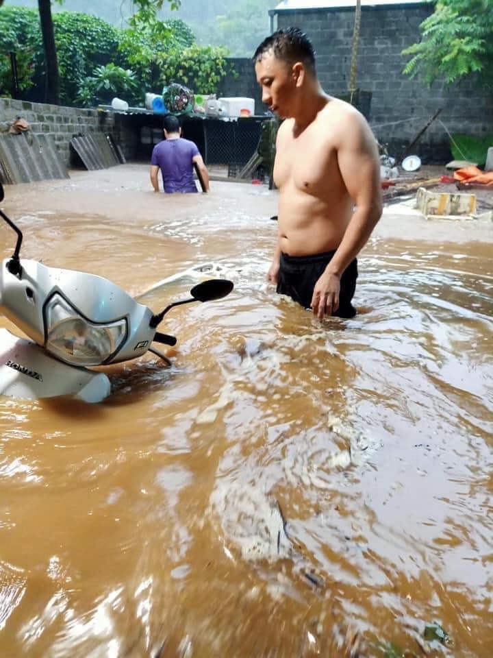 Mưa ngập gây ảnh hưởng lớn đến đời sống sinh hoạt của người dân Hà Giang