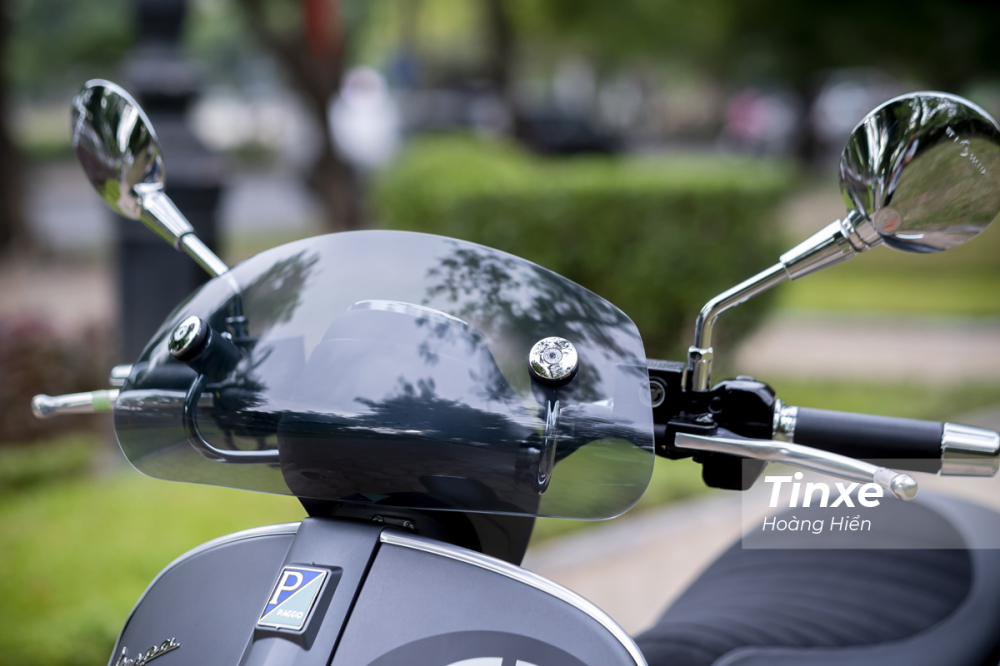 Thiết kế đầu xe của Vespa Sei Giorni II HPE khá đặc biệt, tạo điểm nhấn thú vị cho chiếc xe.
