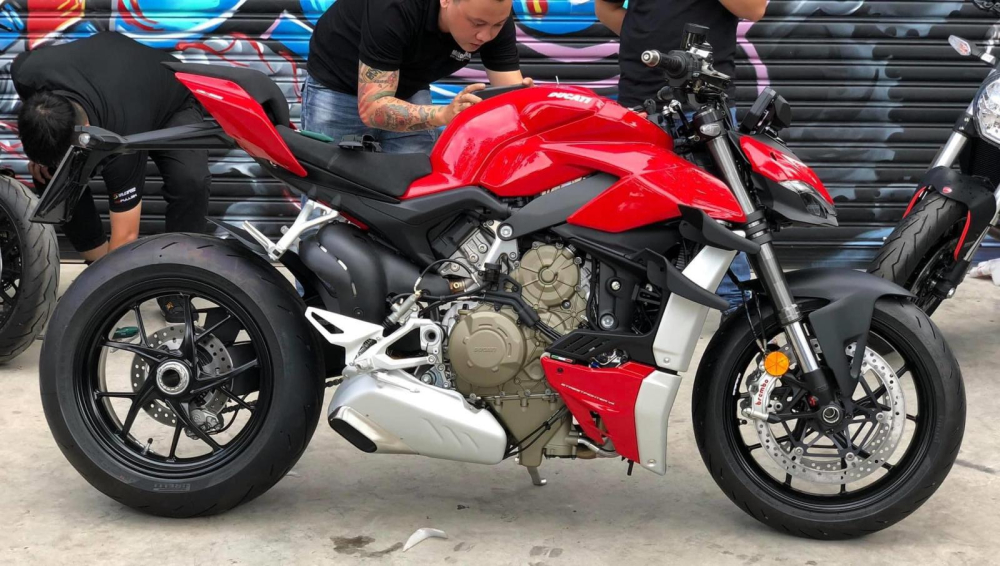 Chiếc Ducati Streetfighter V4 đầu tiên tại Việt Nam thuộc phiên bản tiêu chuẩn