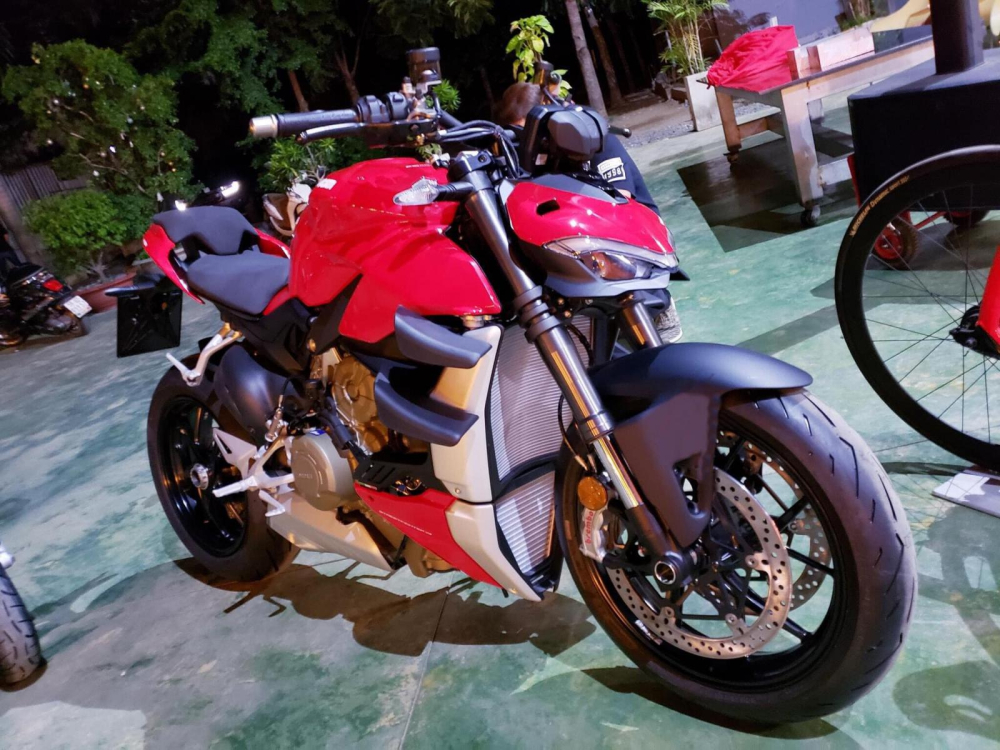Ducati Streetfighter V4 đầu tiên tại Việt Nam thuộc về một biker ở Hưng Yên