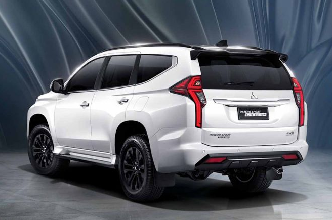 Đu&ocirc;i xe Pajero Sport Elite Edition