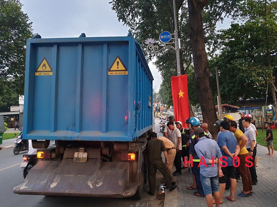 Chiếc xe r&aacute;c li&ecirc;n quan đến vụ tai nạn